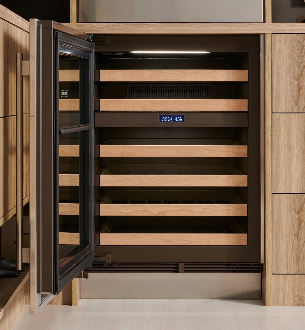Designer Undercounter SubZero 61 CM Wine Storage ICBEDU2450W