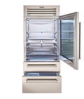 36 Inch PRO Refrigerator Freezer Interior Image