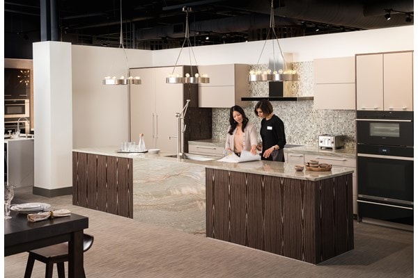 Visit an official showroom to talk with experts, see the complete product line, and enjoy delicious cooking demonstrations.