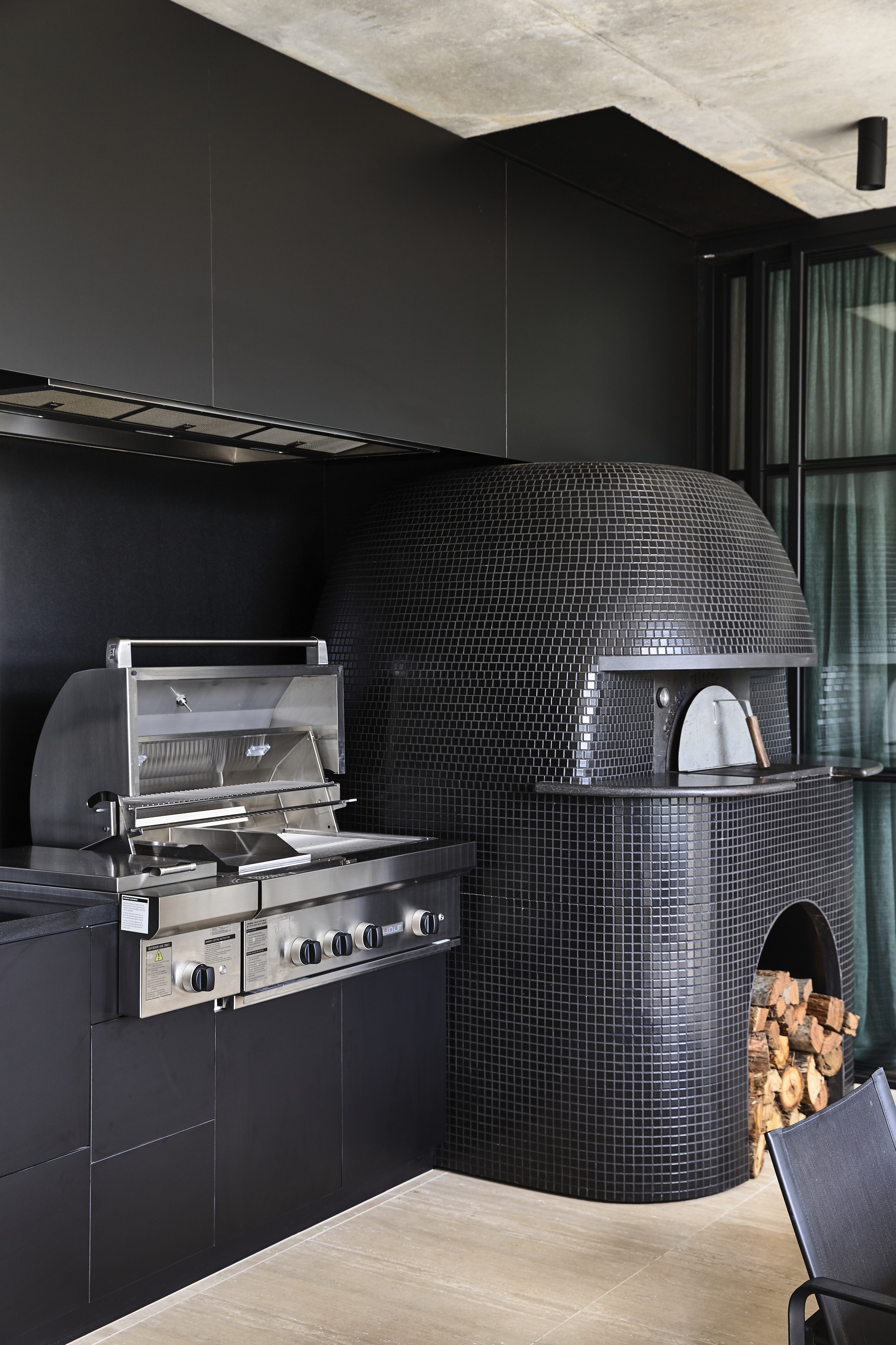 Kenley Court Residence by John Bornas