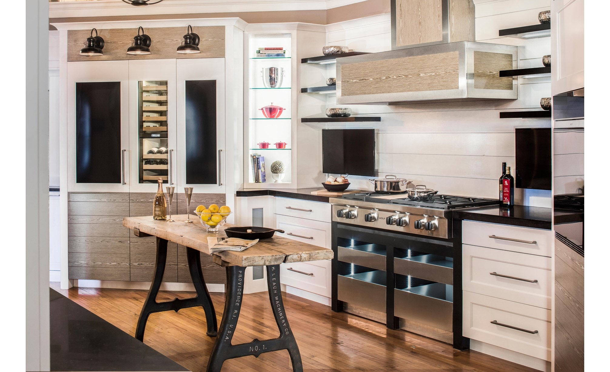 Explore a full range of luxury appliances in a variety of styles at the Sub-Zero, Wolf and Cove Showroom in South Norwalk, Connecticut