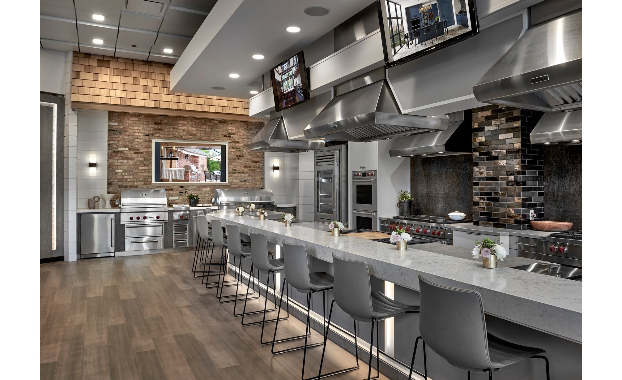 Styles and models for any kitchen in a variety of kitchen styles await at our Sub-Zero, Wolf and Cove Showroom in Chicago, Illinois