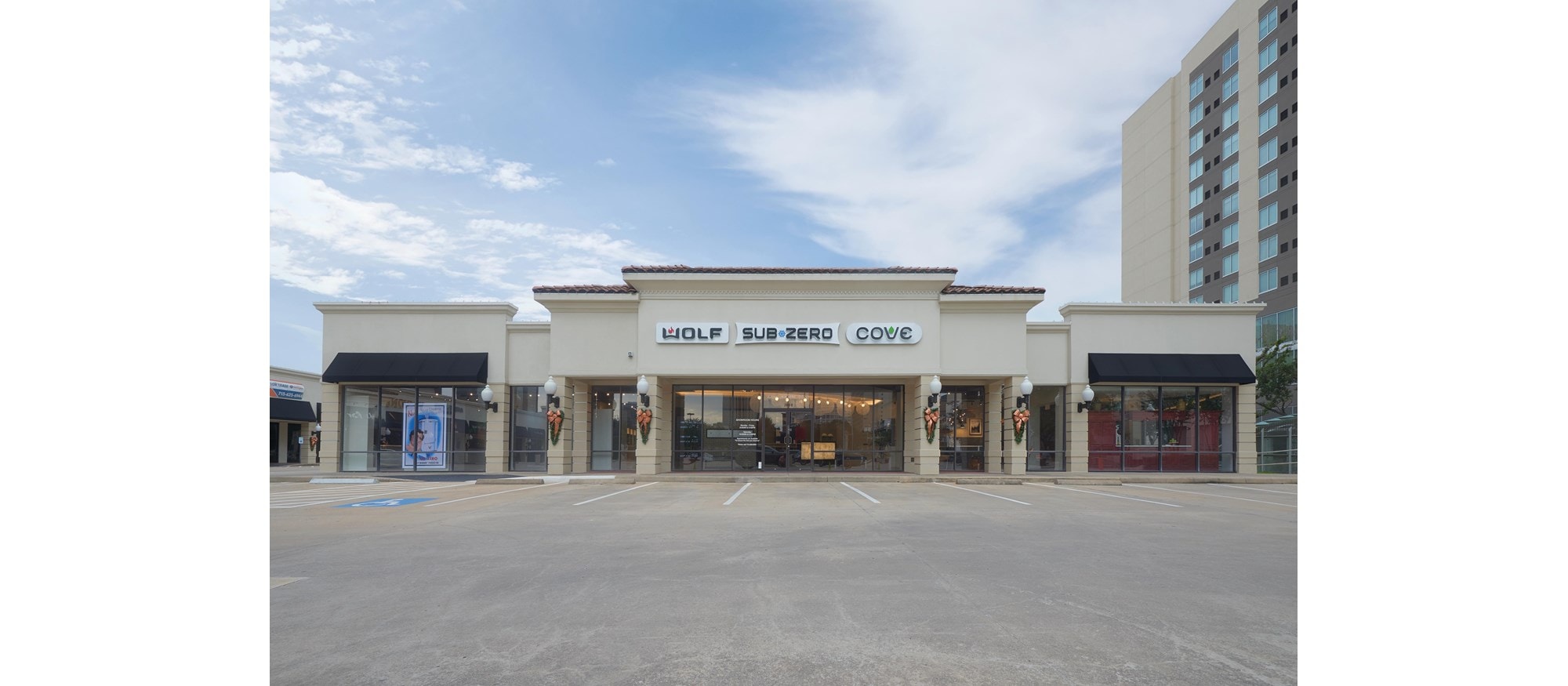 Experience the instantaneous response of cooktops and refrigerators at the Sub-Zero, Wolf and Cove Showroom in Houston, Texas