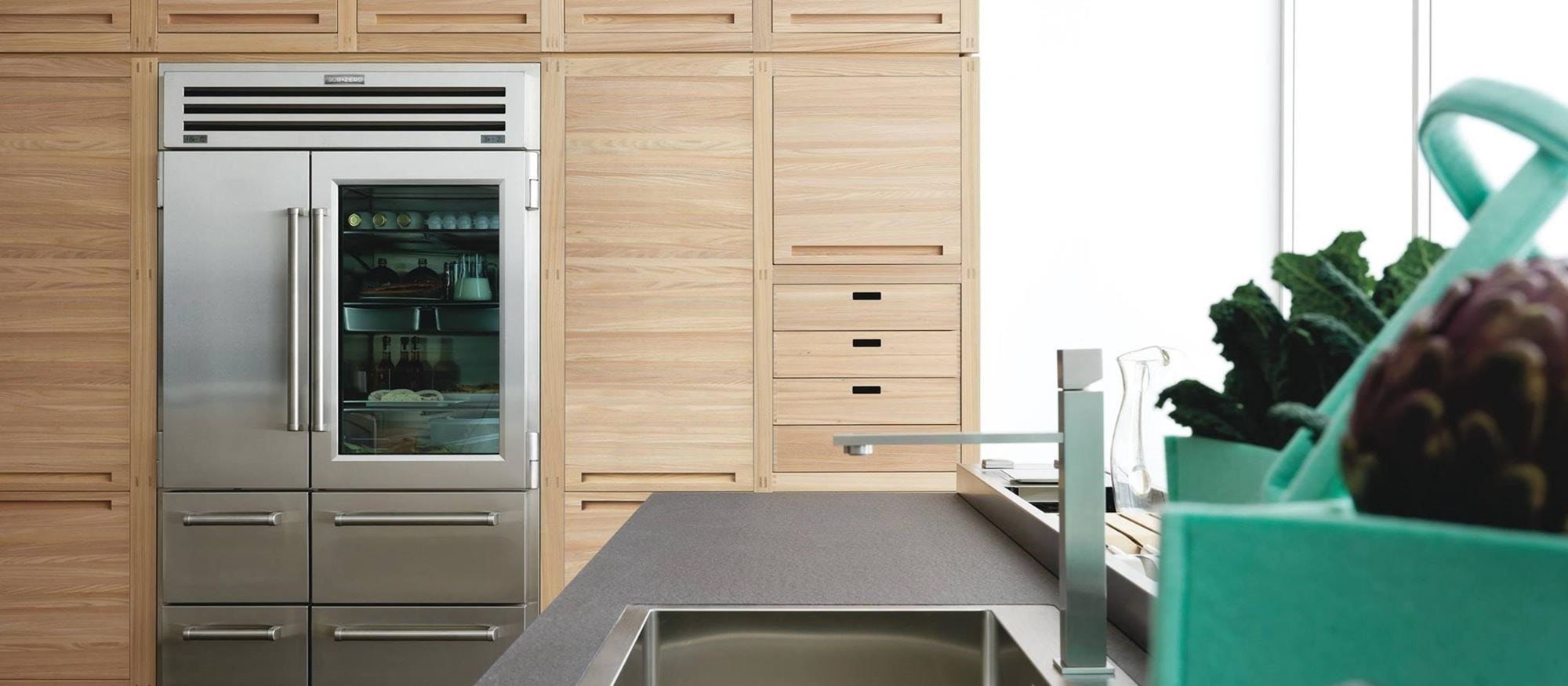122 cm PRO Refrigerator/Freezer with Glass Door