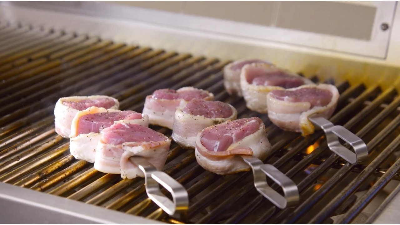 Wolf Outdoor Grill - Grilling Flexibility