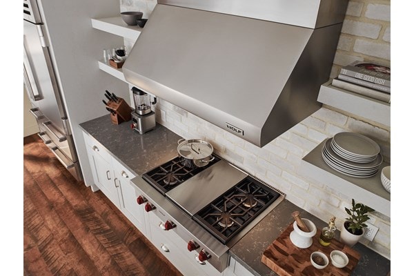Wolf Appliances 36" Sealed Burner Rangetop - 4 Burners and Infrared Charbroiler (SRT364C) Wolf Appliances 42" Pro Wall Hood - 24" Depth (PW422418)