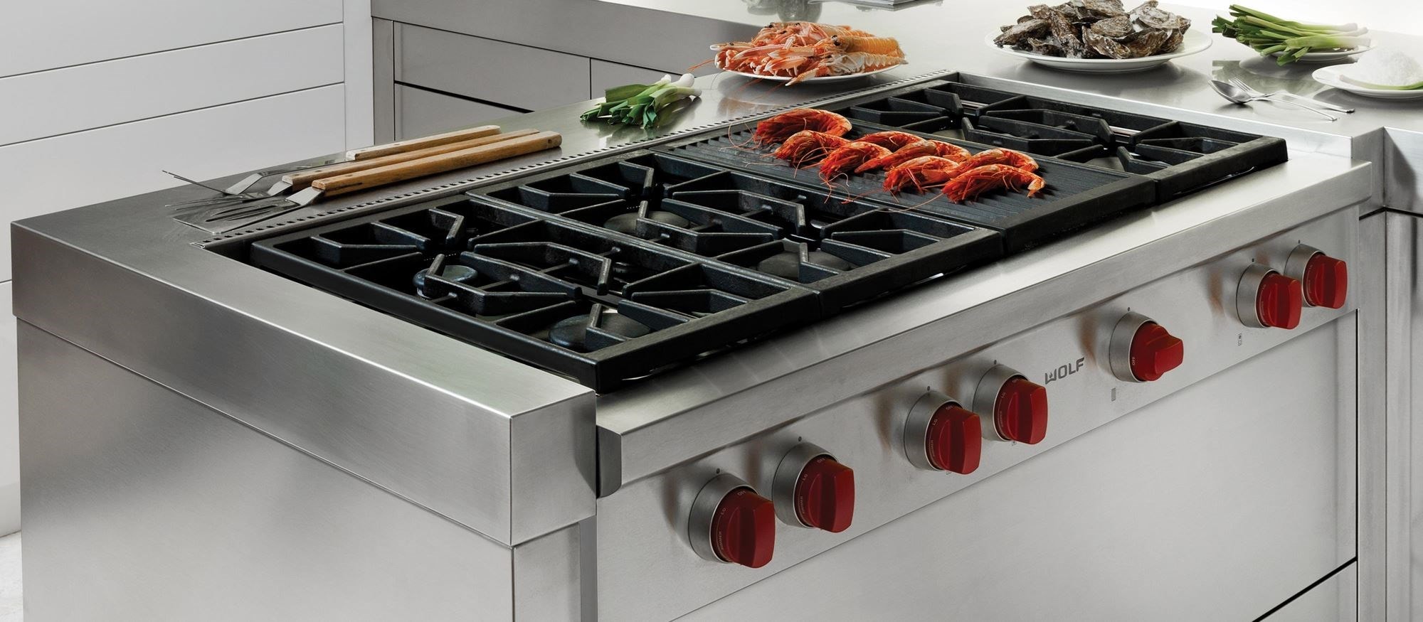 Wolf 48" Sealed Burner Rangetop - 6 Burners and Infrared Charbroiler (SRT486C)