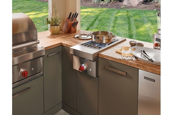 Wolf Appliances 42" Outdoor Gas Grill (OG42) Wolf Appliances 13" Classic Burner Module (BM13)