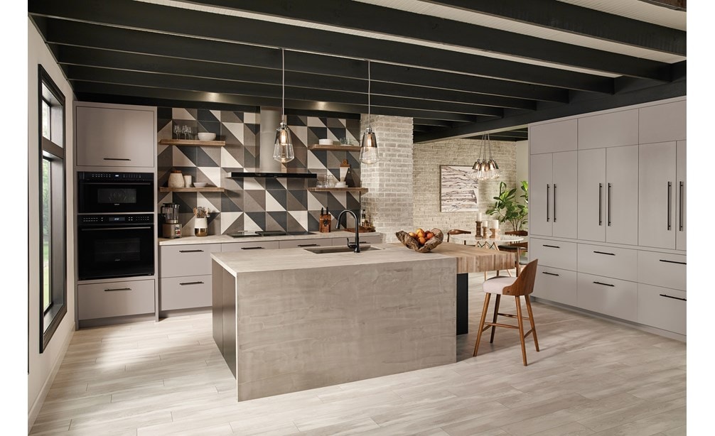 Wolf 30" E Series Contemporary Single Oven (SO30CE/B/TH) paired with 30" M Series Contemporary Drop-Down Door Microwave Oven (MDD30CM/B/TH)